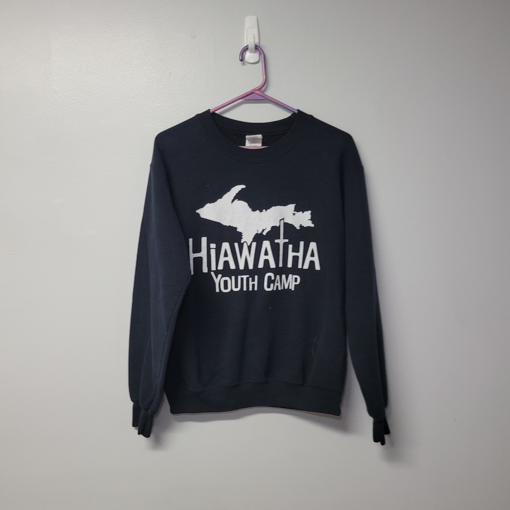 Gildan Heavy Blend Hiawatha Youth Camp Michigan Upper Peninsula Sweatshirt Small
